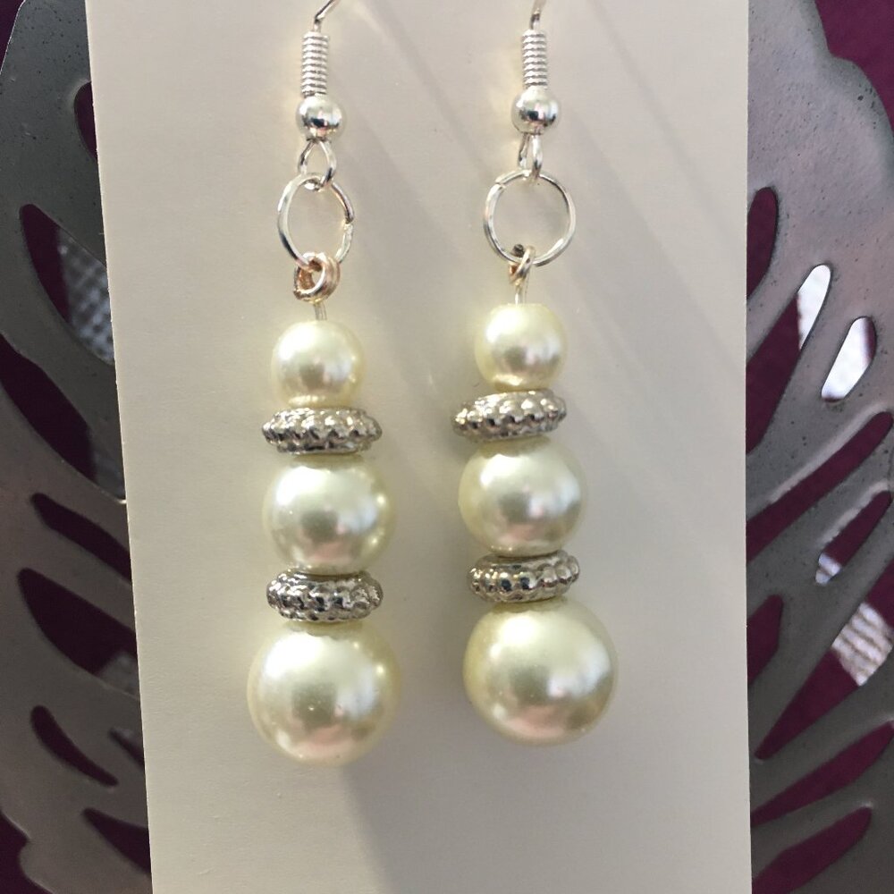 Elegant Faux Pearl Drop Earrings – Grey & Ivory with Silver/Gold Accents, Lightw